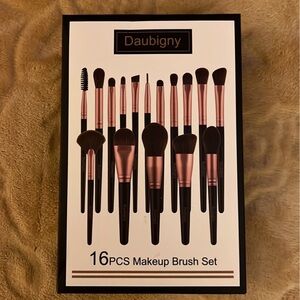 16 Piece Makeup Brush Set